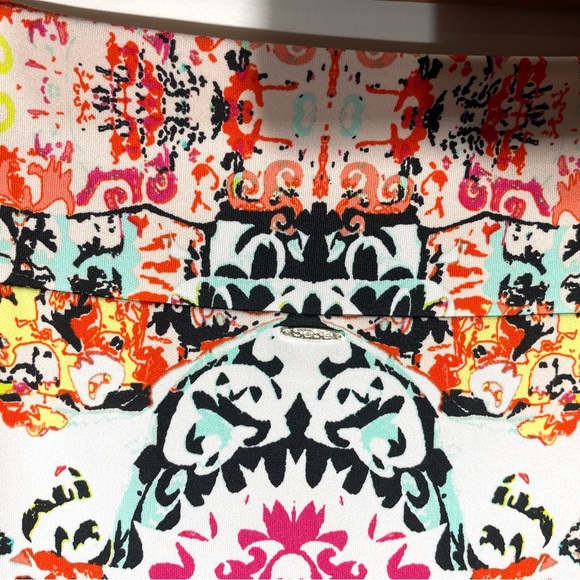 bebe brand new skirt,  very comfortable fabric and does not wrinkle. - Picture 5 of 8